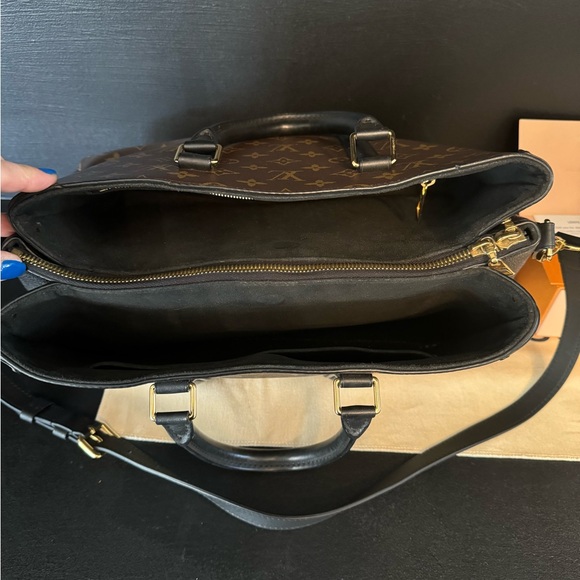 Authentic Louis Vuitton soufflot mm - Picture 4 of 7